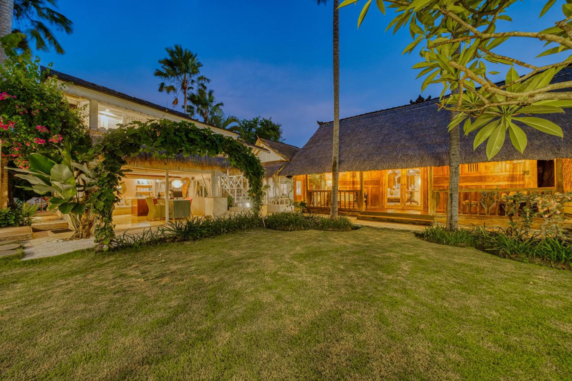Villa Kalis, 10 Bedroom Family And Group Villa Seminyak Eksteriør bilde